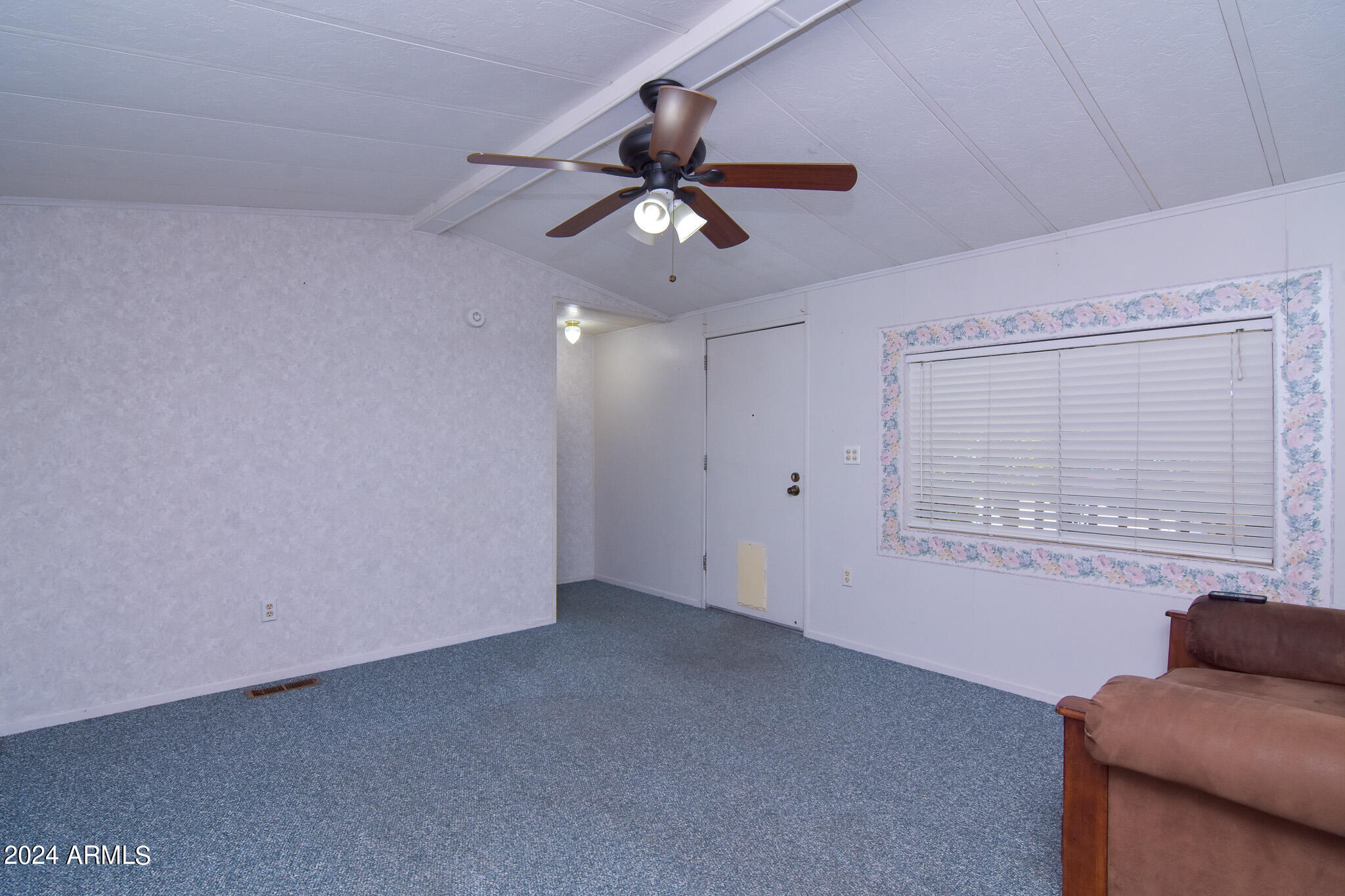 723 Finnie Flat Road, Unit 65 Camp Verde, AZ 86322 - Photo 4 of 28 Living Room