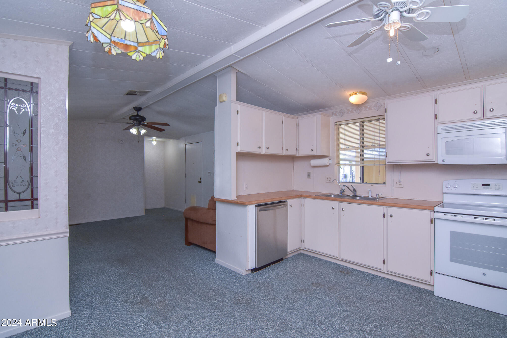 723 Finnie Flat Road, Unit 65 Camp Verde, AZ 86322 - Photo 7 of 28 Kitchen