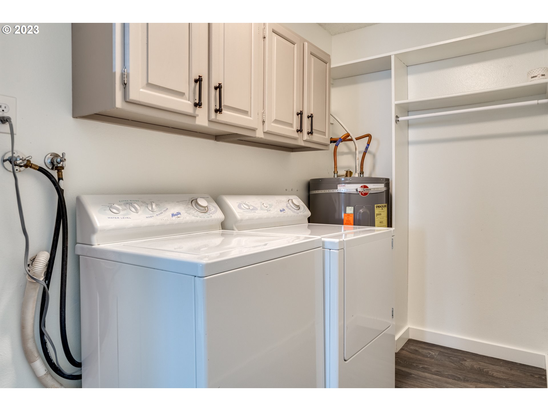 8421 Southwest 30th Avenue Portland, OR 97219 - Photo 22 of 28 a utility room with dryer and washer