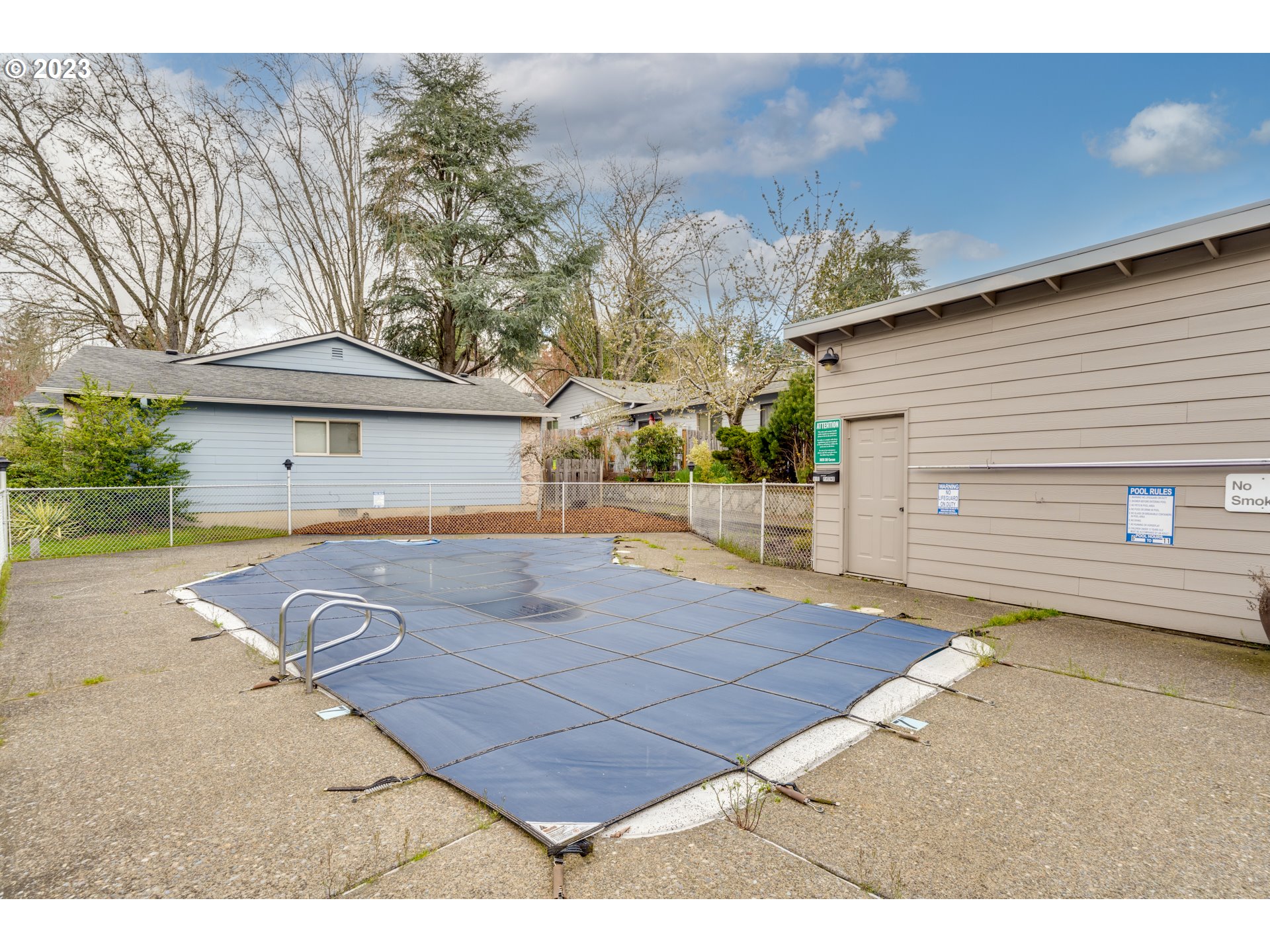 8421 Southwest 30th Avenue Portland, OR 97219 - Photo 27 of 28 a view of a backyard of the house