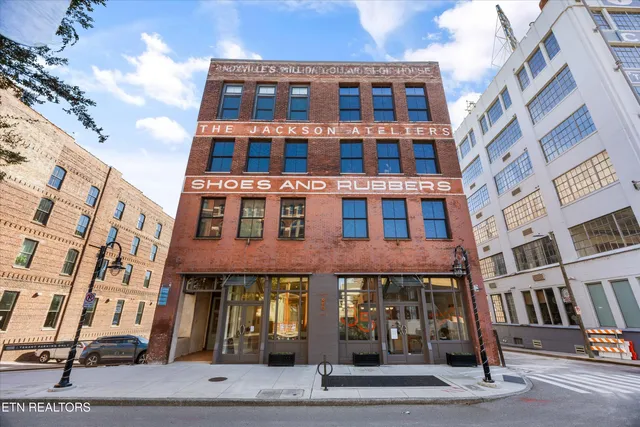 $525,000 | 130 West Jackson Avenue, Unit 302, Knoxville, TN 37902