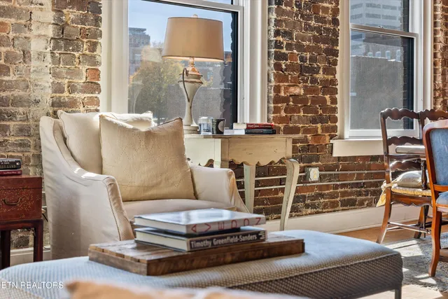 $525,000 | 130 West Jackson Avenue, Unit 302, Knoxville, TN 37902