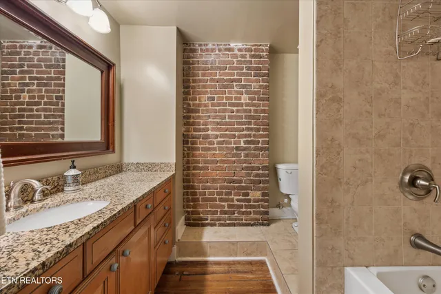 $525,000 | 130 West Jackson Avenue, Unit 302, Knoxville, TN 37902