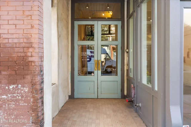 $525,000 | 130 West Jackson Avenue, Unit 302, Knoxville, TN 37902