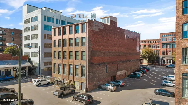 $525,000 | 130 West Jackson Avenue, Unit 302, Knoxville, TN 37902