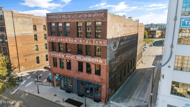 $525,000 | 130 West Jackson Avenue, Unit 302, Knoxville, TN 37902