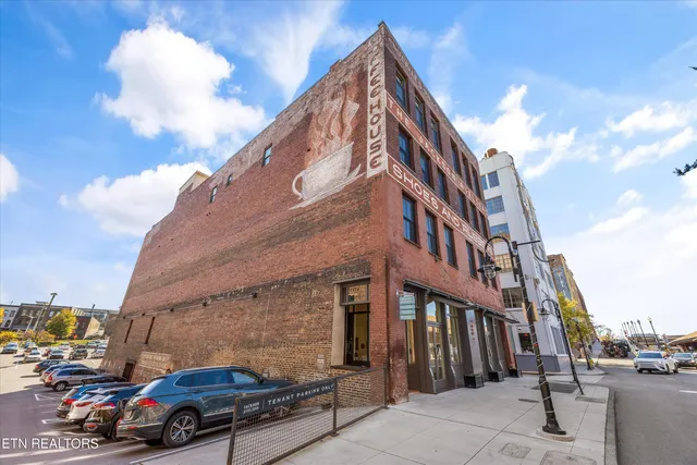 $525,000 | 130 West Jackson Avenue, Unit 302, Knoxville, TN 37902