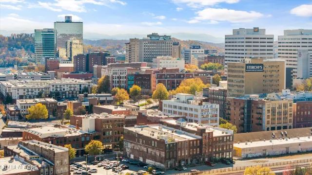 $525,000 | 130 West Jackson Avenue, Unit 302, Knoxville, TN 37902