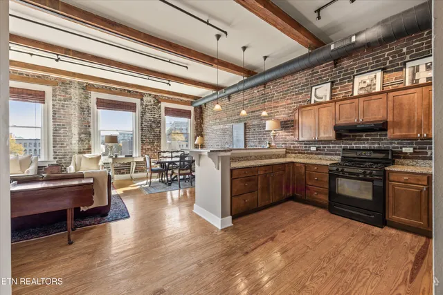 $525,000 | 130 West Jackson Avenue, Unit 302, Knoxville, TN 37902