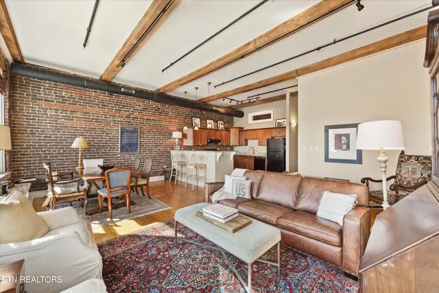 $525,000 | 130 West Jackson Avenue, Unit 302, Knoxville, TN 37902