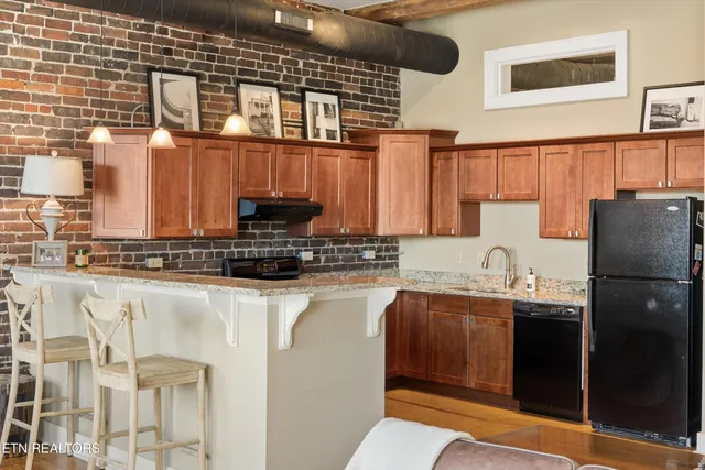 $525,000 | 130 West Jackson Avenue, Unit 302, Knoxville, TN 37902