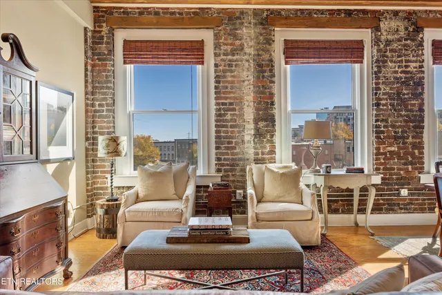 $525,000 | 130 West Jackson Avenue, Unit 302, Knoxville, TN 37902