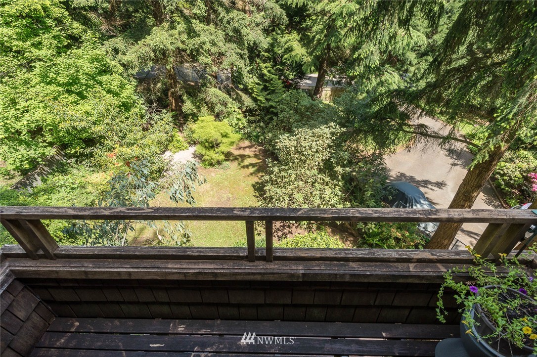 10525 Southwest Cowan Road Vashon, WA 98070 - Photo 13 of 25 Gallery Image 13