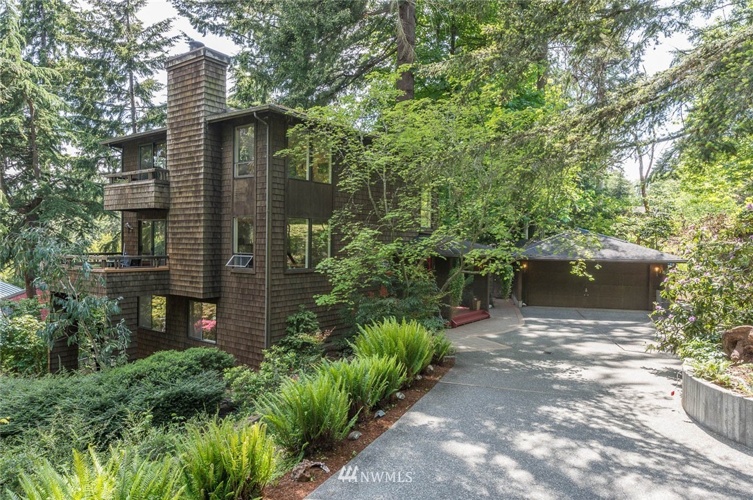 10525 Southwest Cowan Road Vashon, WA 98070 - Photo 20 of 25 Gallery Image 20