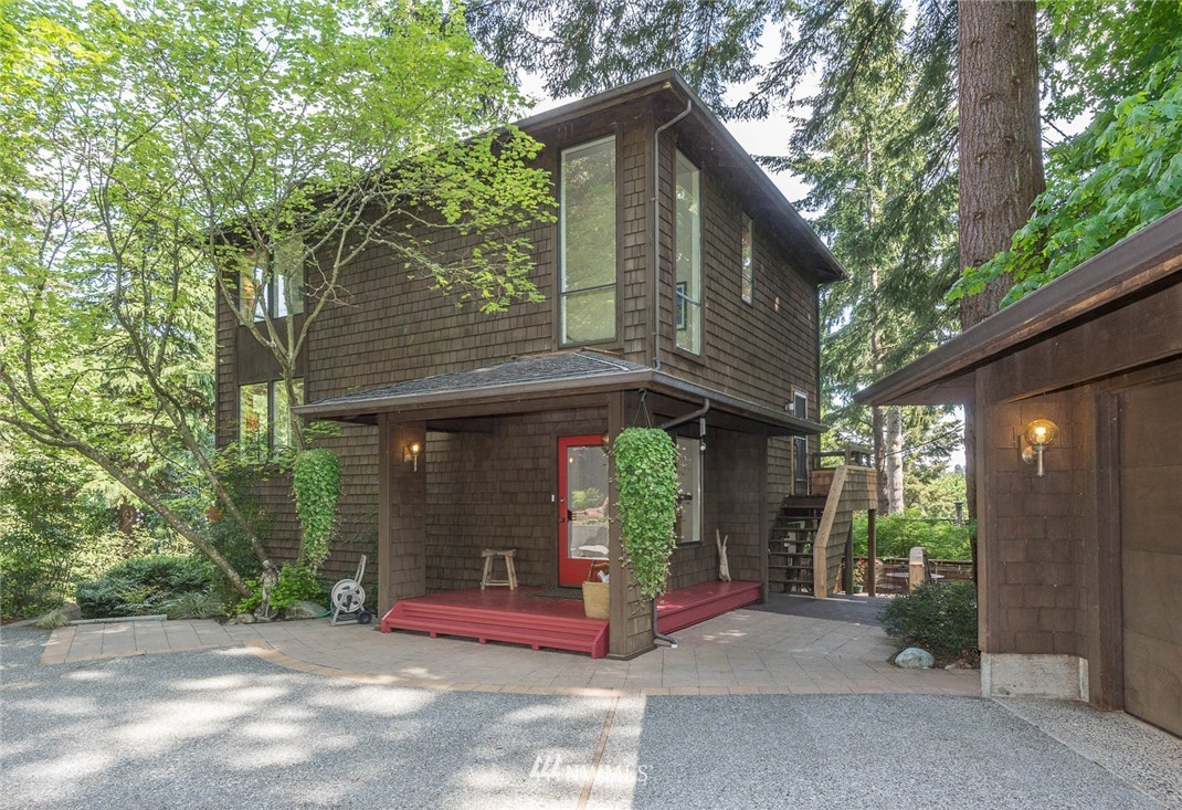 10525 Southwest Cowan Road Vashon, WA 98070 - Photo 21 of 25 Gallery Image 21