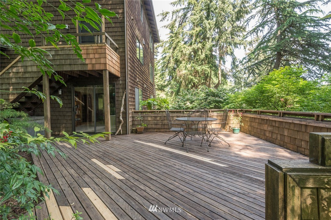 10525 Southwest Cowan Road Vashon, WA 98070 - Photo 23 of 25 Gallery Image 23