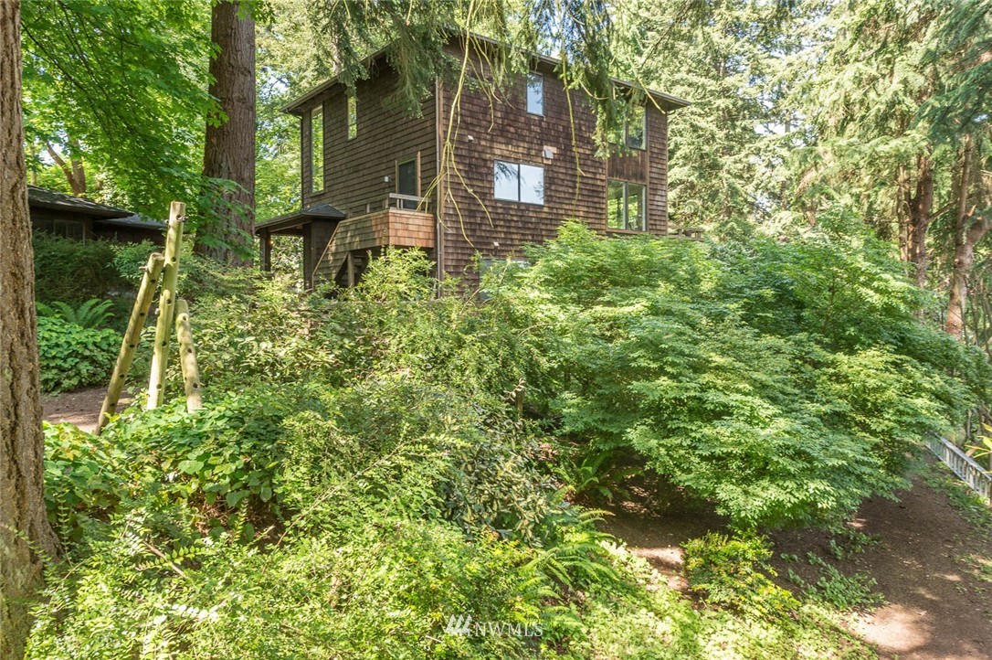 10525 Southwest Cowan Road Vashon, WA 98070 - Photo 25 of 25 Gallery Image 25