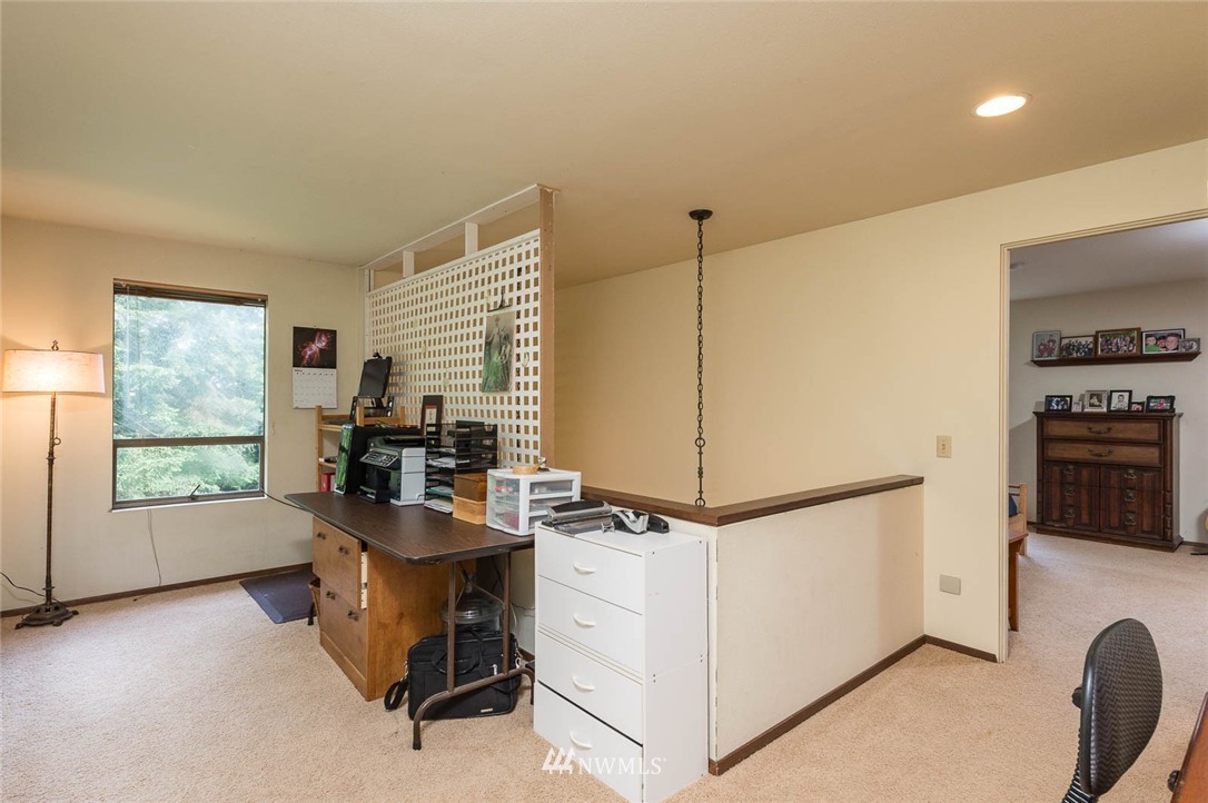10525 Southwest Cowan Road Vashon, WA 98070 - Photo 9 of 25 Gallery Image 9