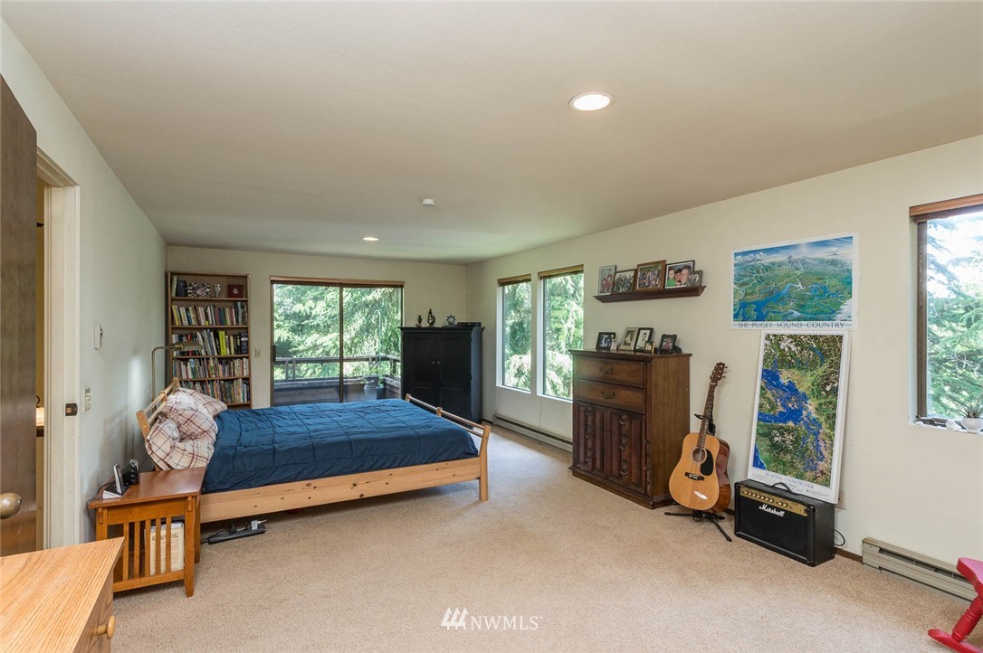 10525 Southwest Cowan Road Vashon, WA 98070 - Photo 10 of 25 Gallery Image 10