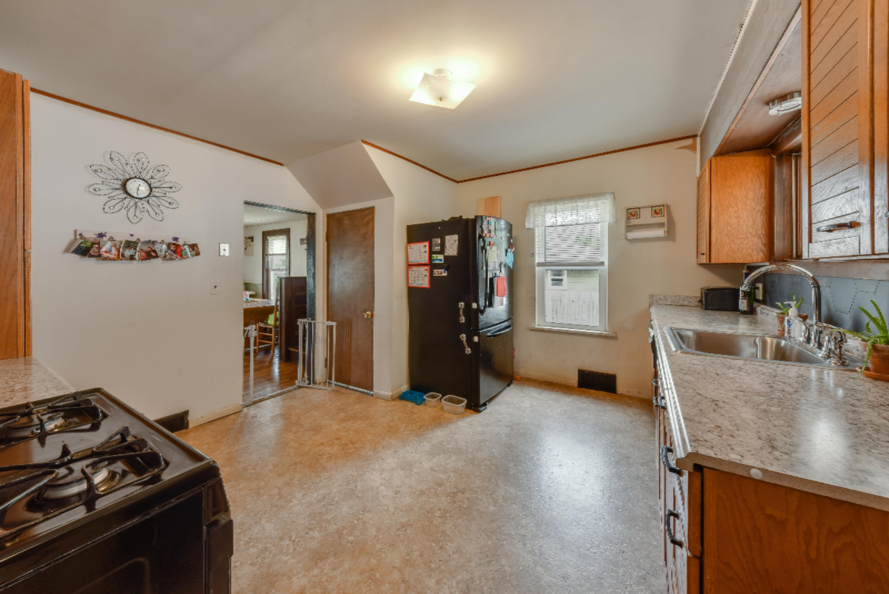 320 N. Higbee-18