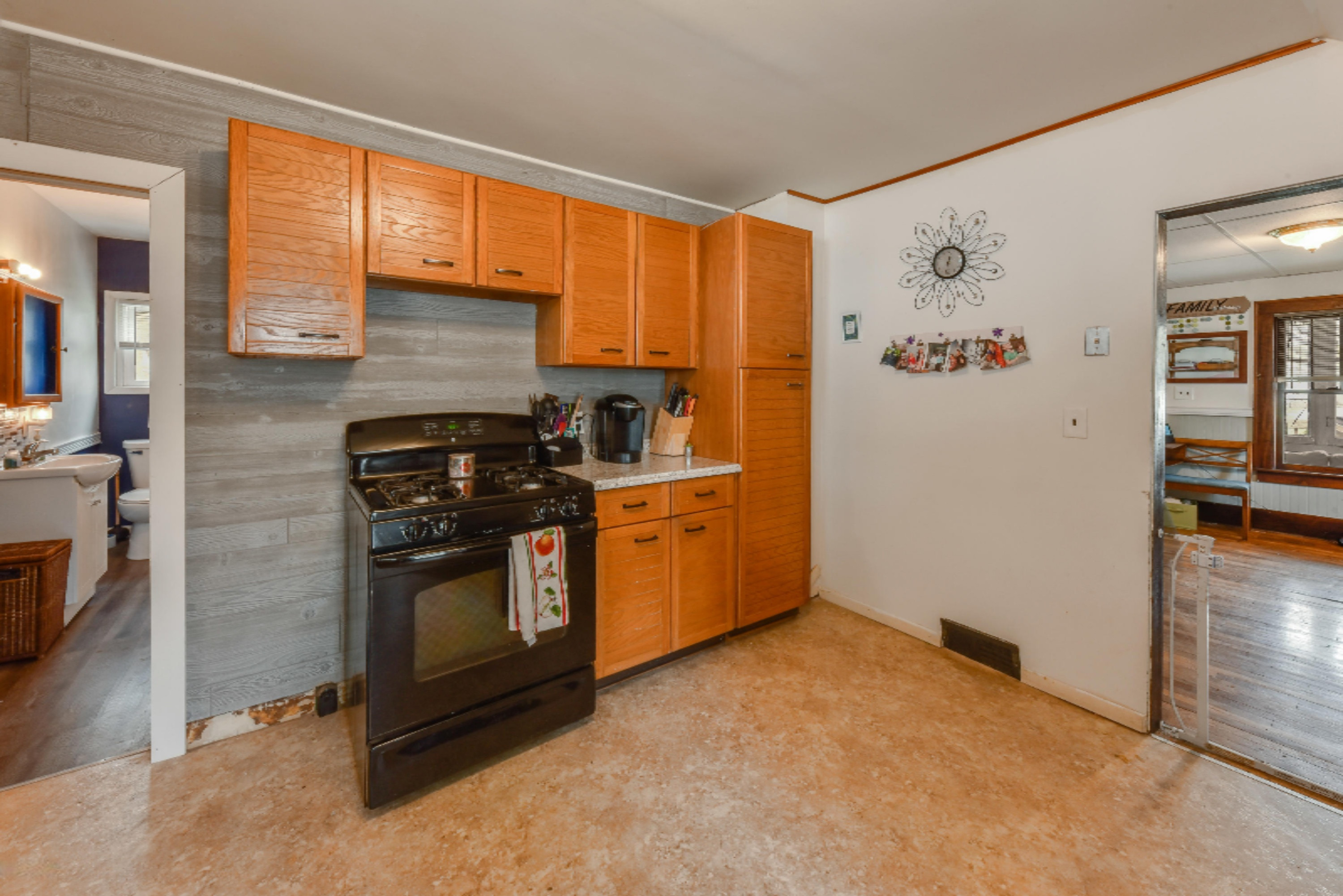 320 N. Higbee-19