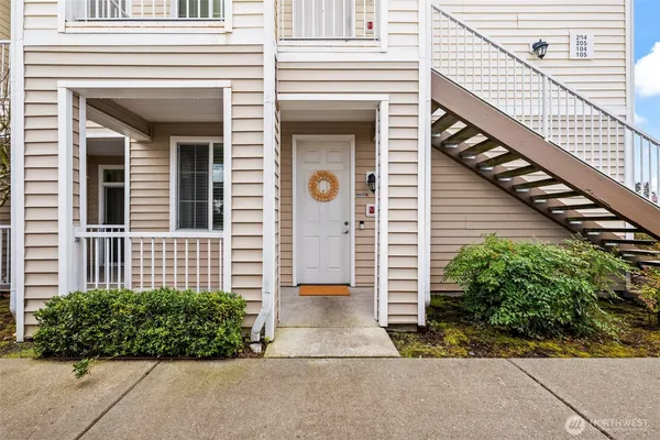 $349,995 | 10016 186th Place East, Unit 104, Puyallup, WA 98375