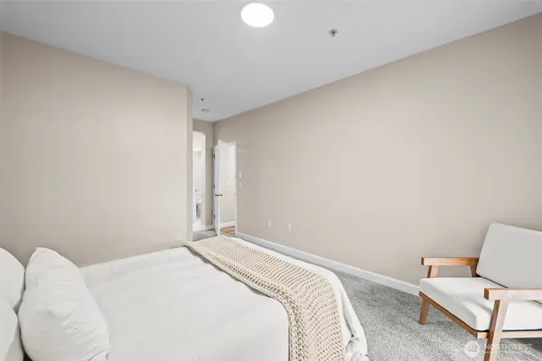 $349,995 | 10016 186th Place East, Unit 104, Puyallup, WA 98375