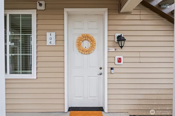 $349,995 | 10016 186th Place East, Unit 104, Puyallup, WA 98375