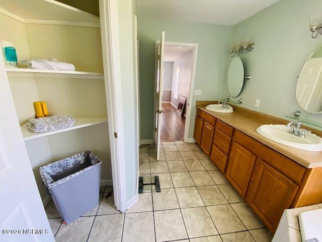 190 Cyrus Pollard Road Newport, NC 28570 - Photo 19 of 38 Master Bath