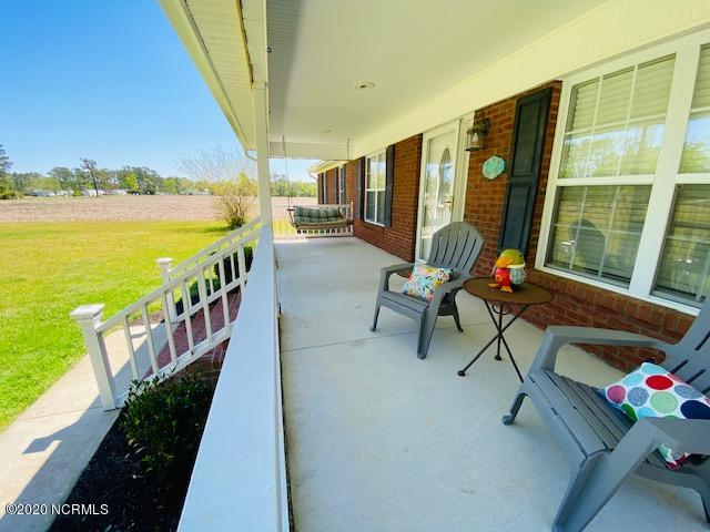 190 Cyrus Pollard Road Newport, NC 28570 - Photo 31 of 38 Front porch