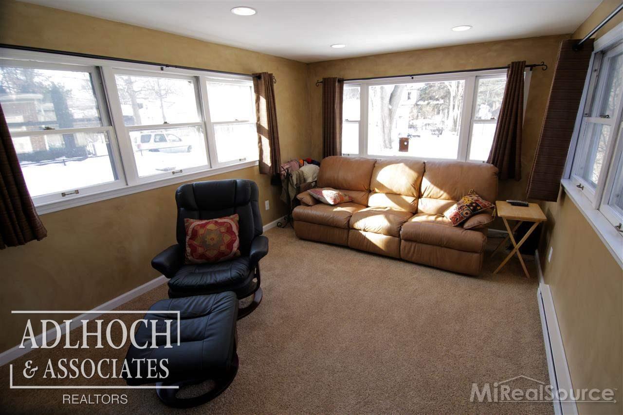 1437 Yorkshire Road Grosse Pointe Park, MI 48230 - Photo 5 of 17