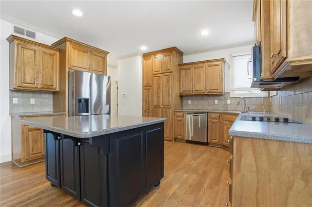 $520,000 | 2300 Northeast Silver Spring Lane, Lee's Summit, MO 64086