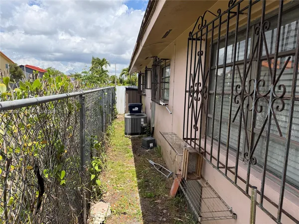 $1,950 | 11437 Southwest 7th Terrace, Unit 11439, Sweetwater, FL 33174