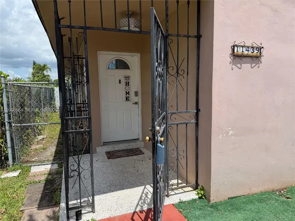 $1,950 | 11437 Southwest 7th Terrace, Unit 11439, Sweetwater, FL 33174