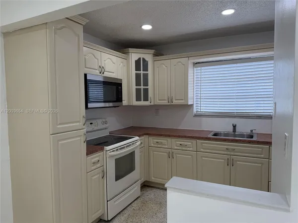 $1,950 | 11437 Southwest 7th Terrace, Unit 11439, Sweetwater, FL 33174