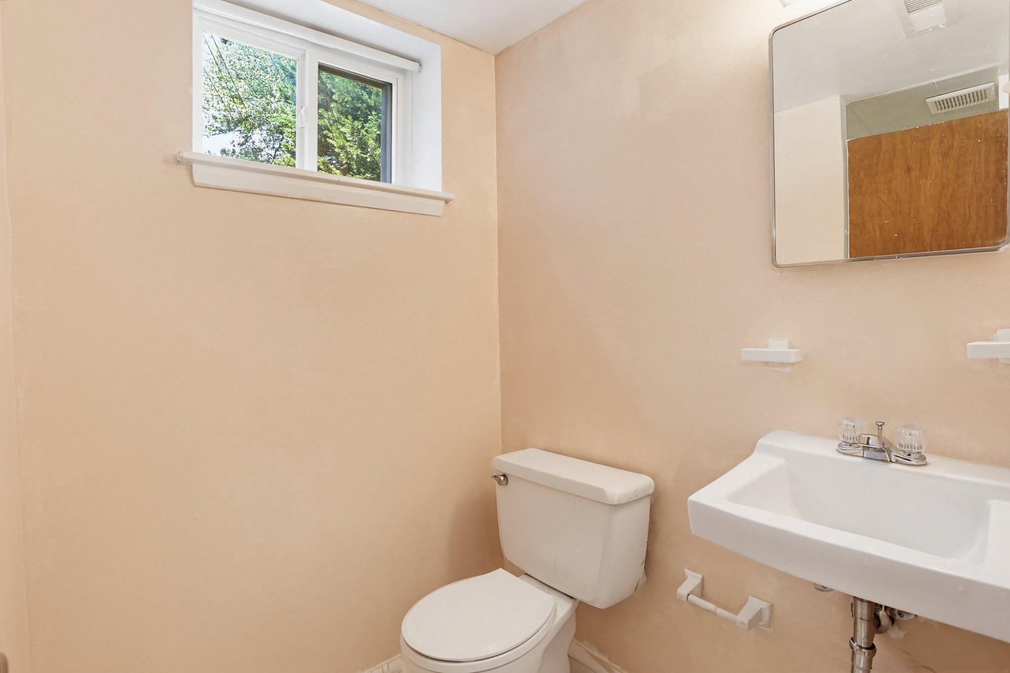 8145 Scotts Level Road Pikesville, MD 21208 - Photo 31 of 45 Lower level full bathroom