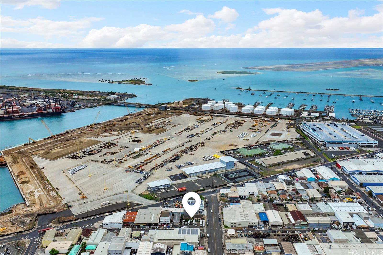 219 Kalihi Street Honolulu, HI 96819 - Photo 23 of 25 a view of a sky from a terrace