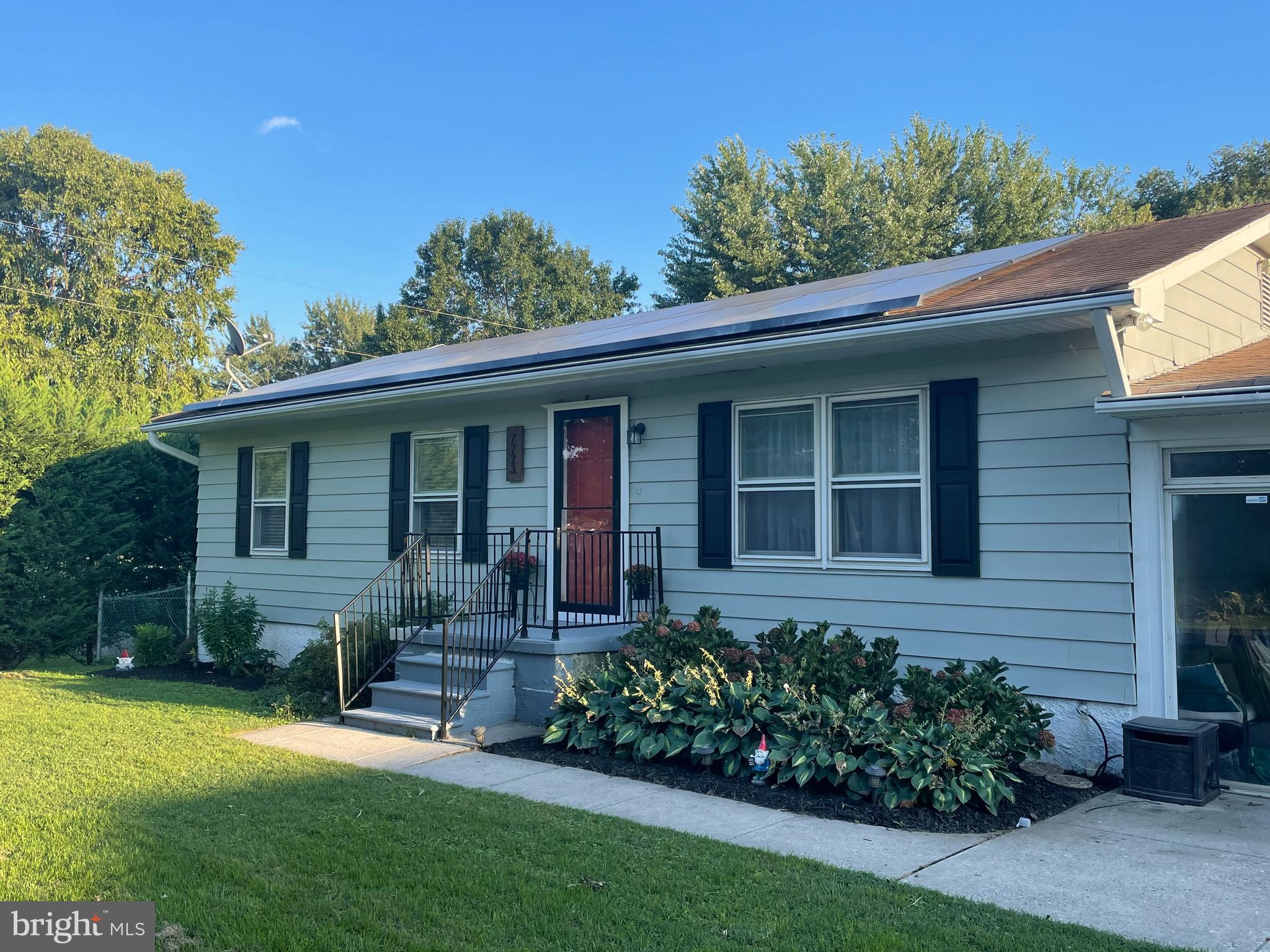 7723 North Point Creek Road Baltimore, MD 21219 - Photo 2 of 15