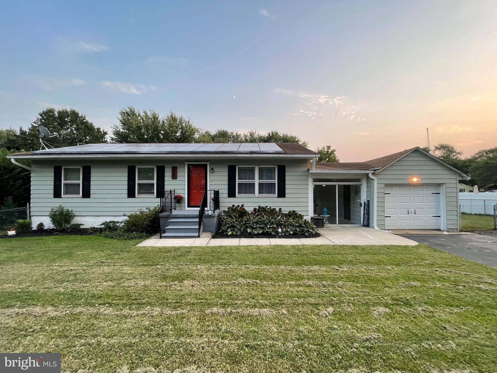 7723 North Point Creek Road Baltimore, MD 21219 - Photo 3 of 15
