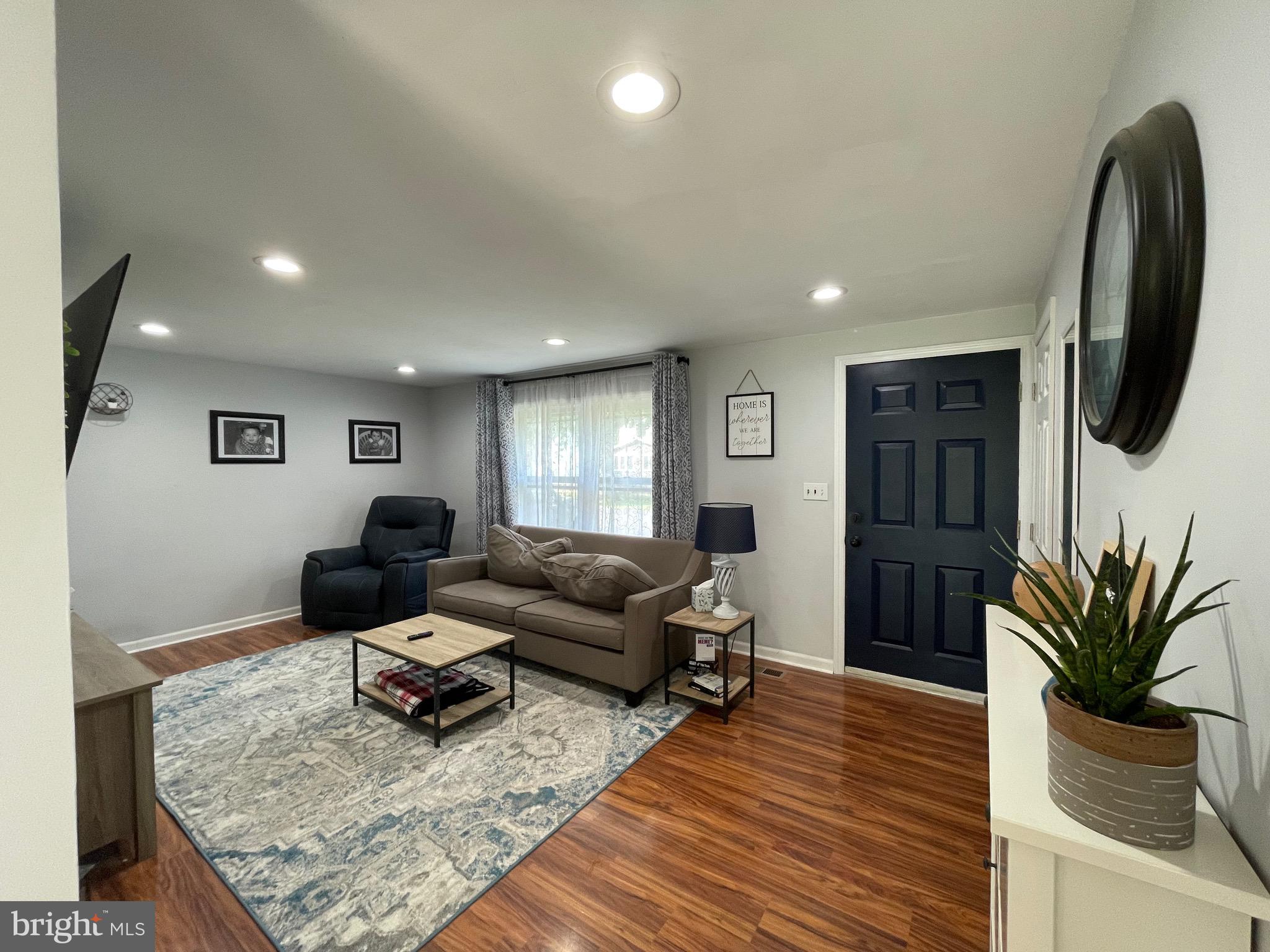 7723 North Point Creek Road Baltimore, MD 21219 - Photo 6 of 15