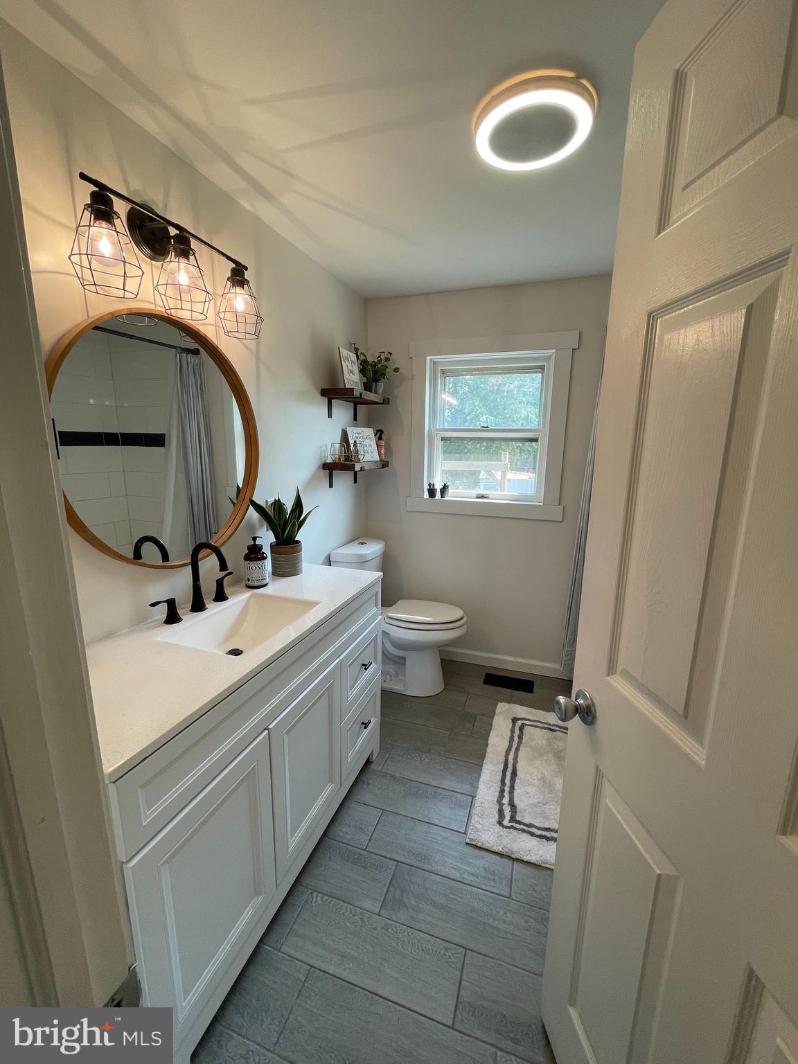 7723 North Point Creek Road Baltimore, MD 21219 - Photo 9 of 15
