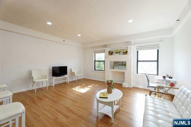 22 Engle Street, Unit R17 Englewood, NJ 07631 - Photo 7 of 36