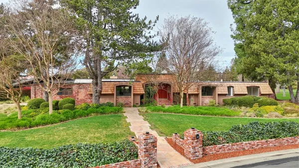 $1,250,000 | 44240 Clubhouse Drive, El Macero, CA 95618