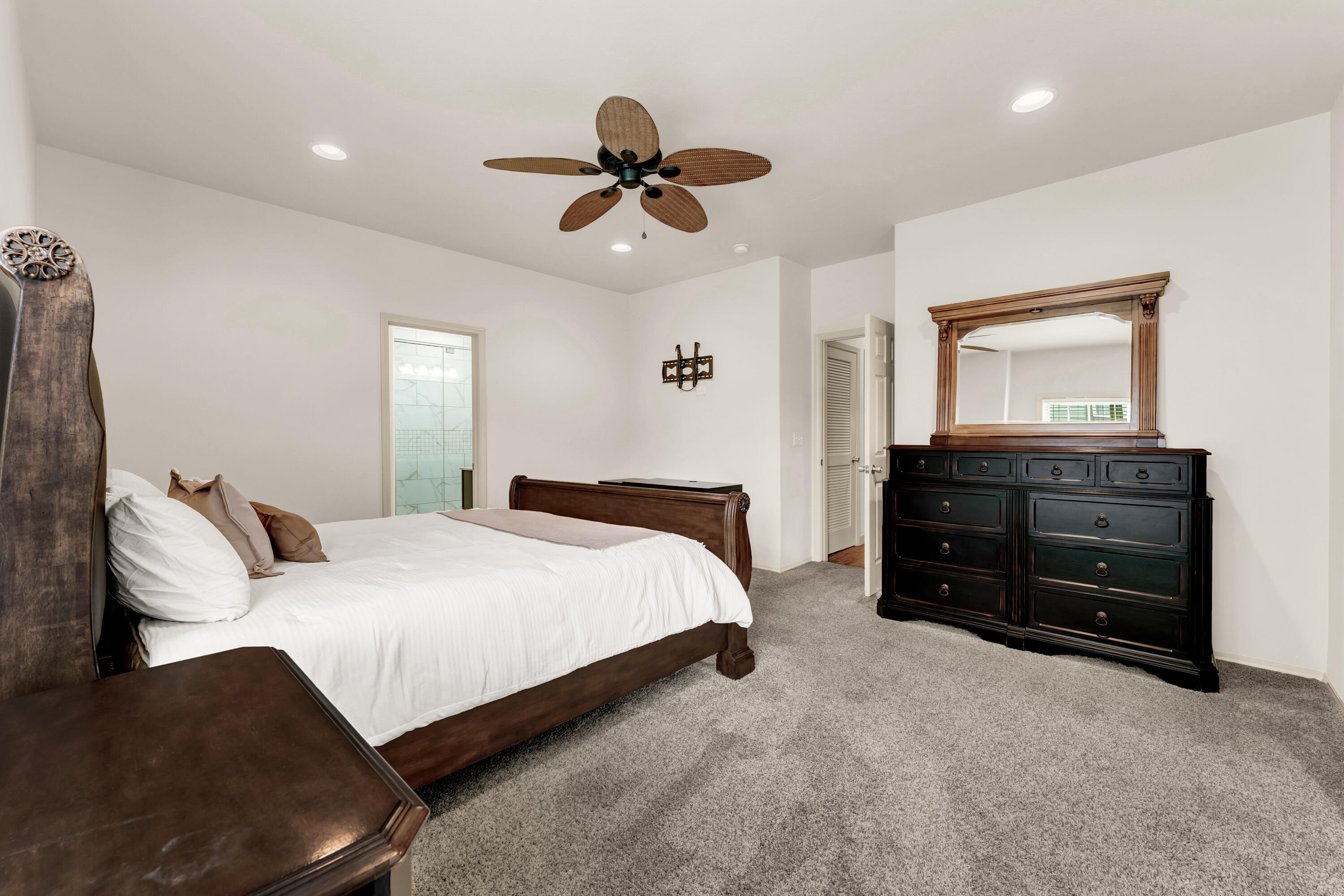 1261 Golf Drive, Unit 2 Reeds Spring, MO 65737 - Photo 31 of 72 Primary Bedroom