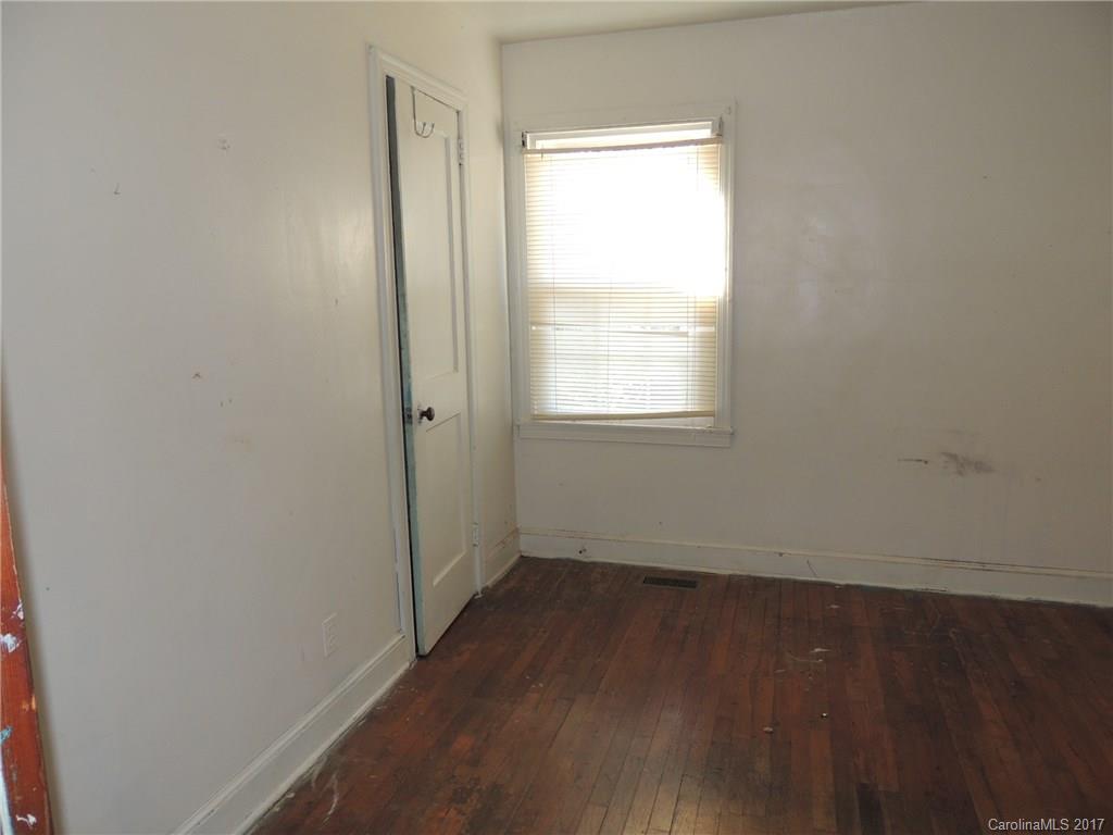 2736 Mayflower Road, Unit 27 Charlotte, NC 28208 - Photo 4 of 9 Gallery Image 4