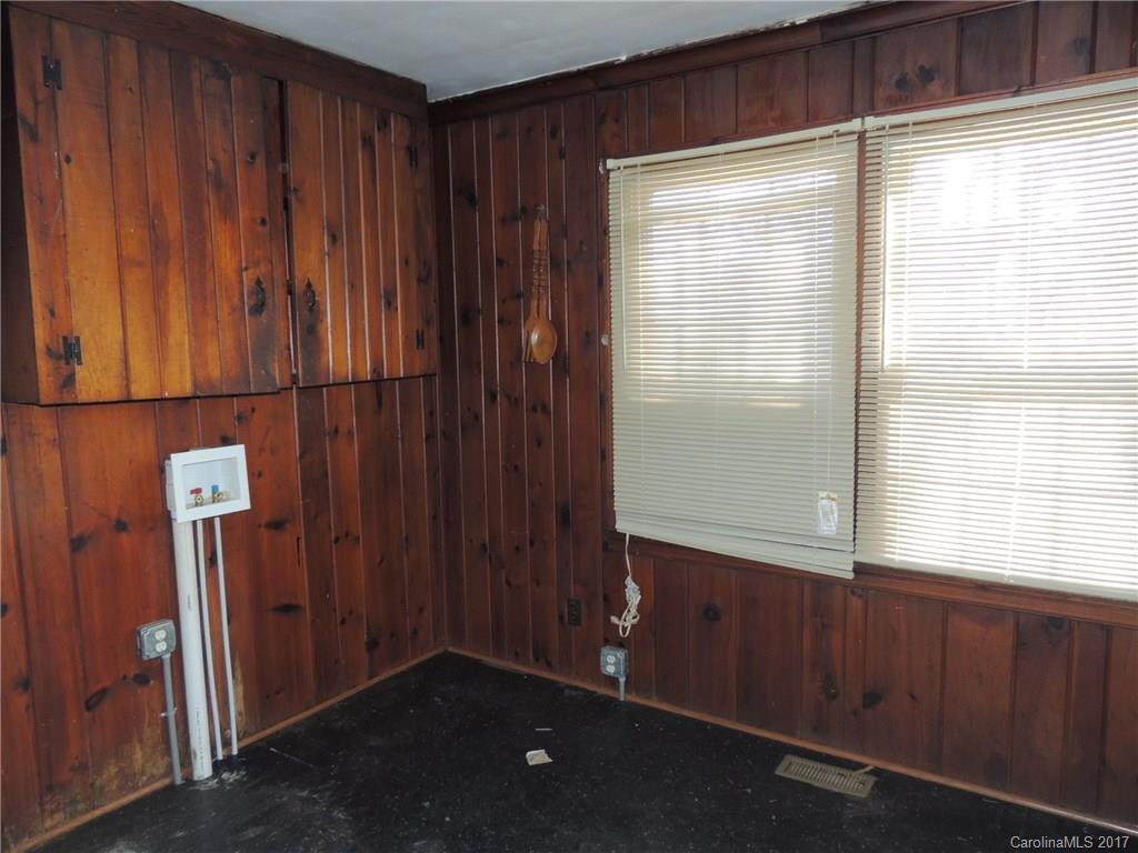 2736 Mayflower Road, Unit 27 Charlotte, NC 28208 - Photo 8 of 9 Gallery Image 8