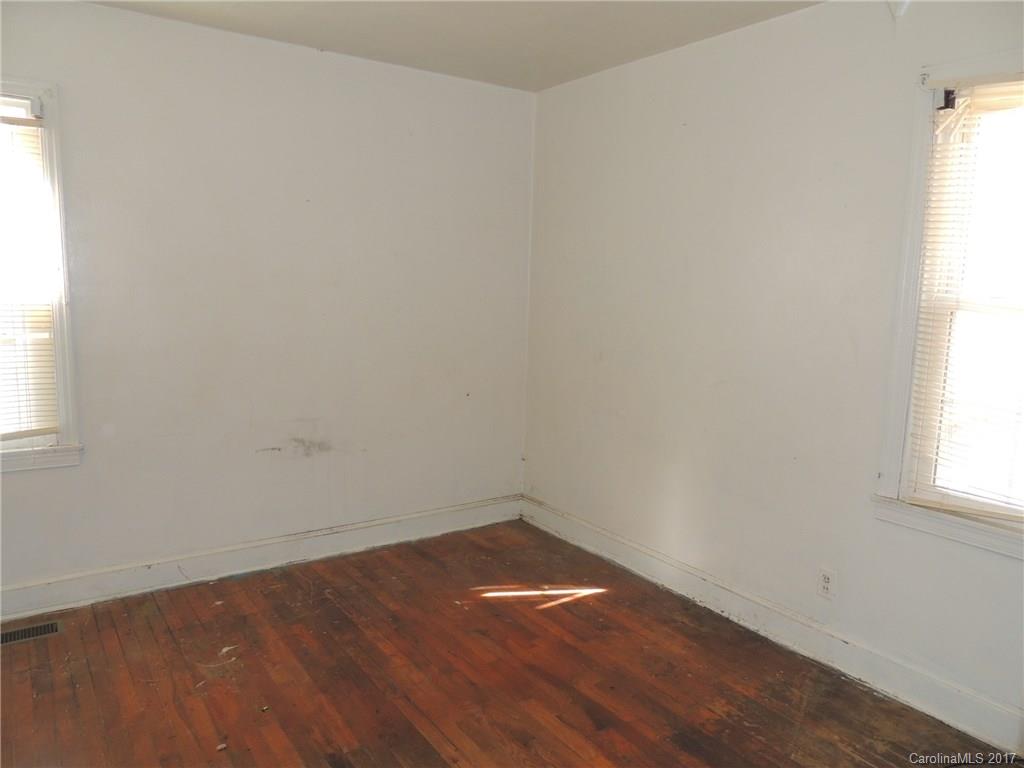 2736 Mayflower Road, Unit 27 Charlotte, NC 28208 - Photo 9 of 9 Gallery Image 9