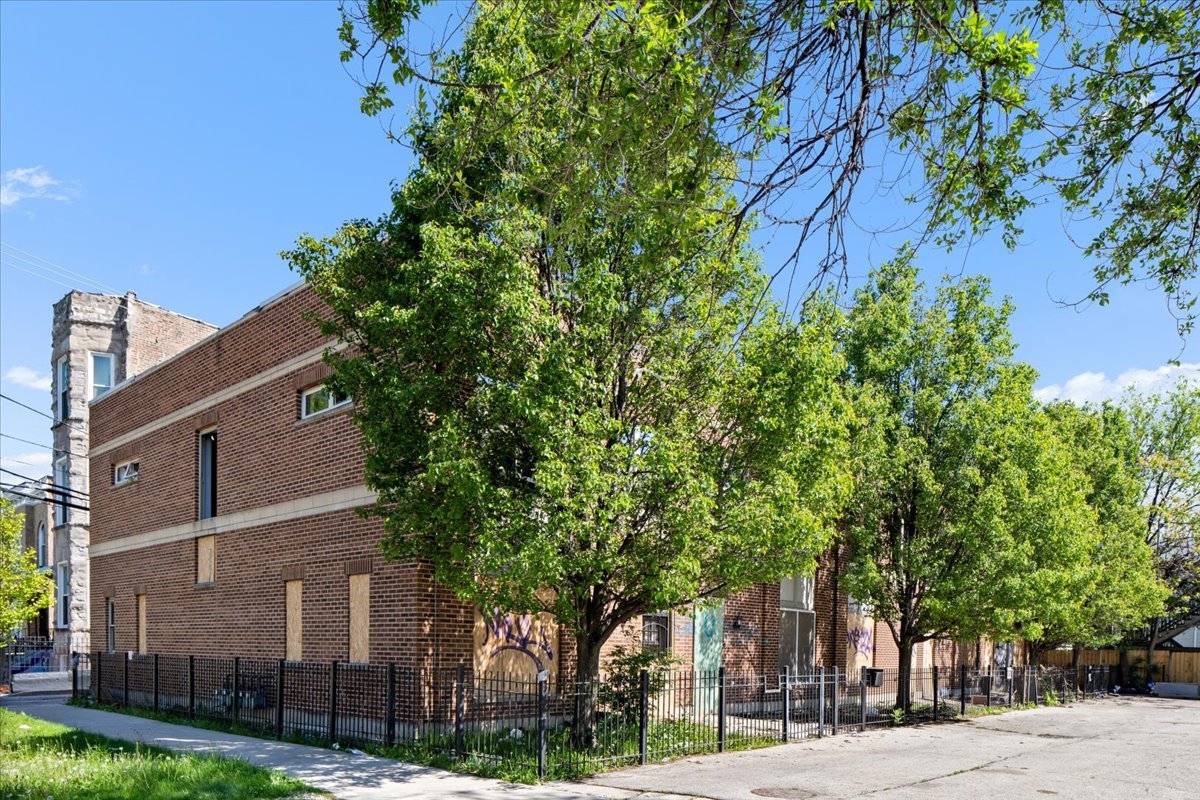 3149 West Lexington Street, Unit 2 Chicago, IL 60612 - Photo 2 of 4