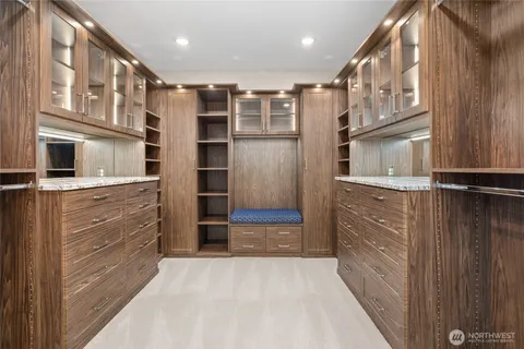 a view of walk in closet