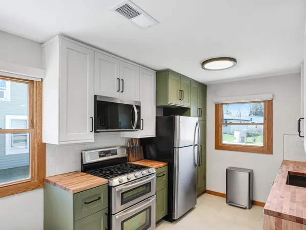 $365,000 | 4224 South 91st Street, Greenfield, WI 53228